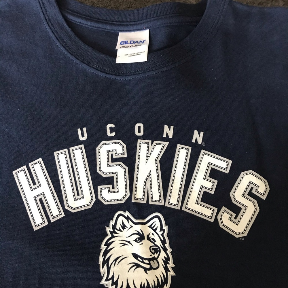 UCONN Huskies women’s t-shirt